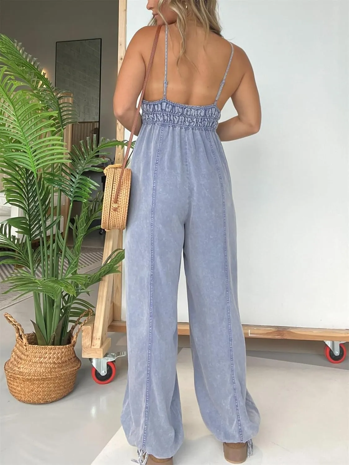 Denim Lightweight V-Neck Jumpsuit 2024 New Casual Spaghetti Jumpsuit with Pockets Rompers for Women