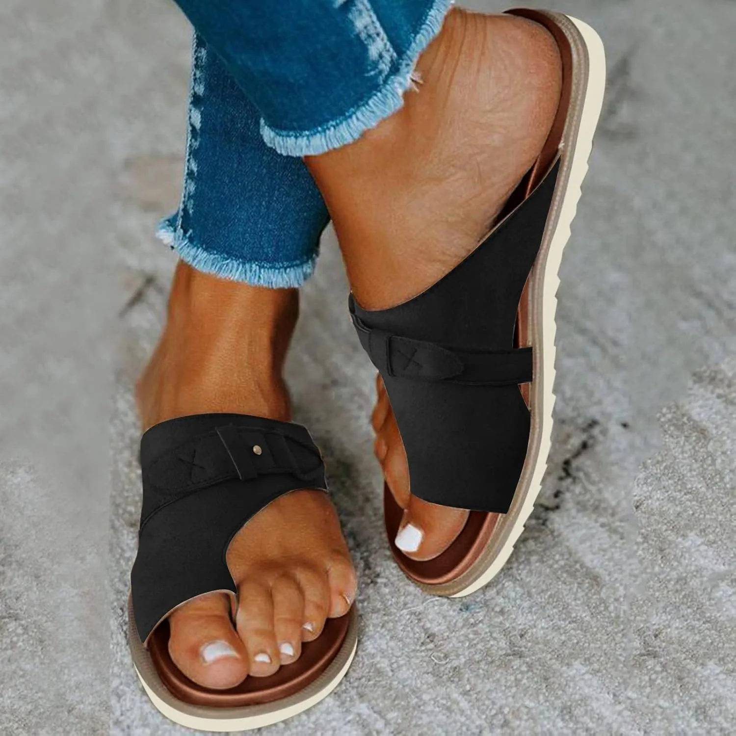 Eduavar Sandals for Women Casual Summer Orthopedic Correction Leather Ring Toe Sandals Solid/Leopard Print Flat Flip Flops