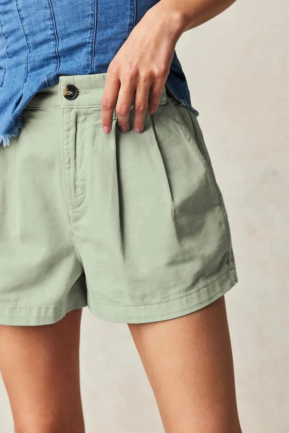 Lesore Womens Relaxed Fit Elastic Waist Casual Summer High Rise Shorts Pockets Chino Shorts Pants Trousers