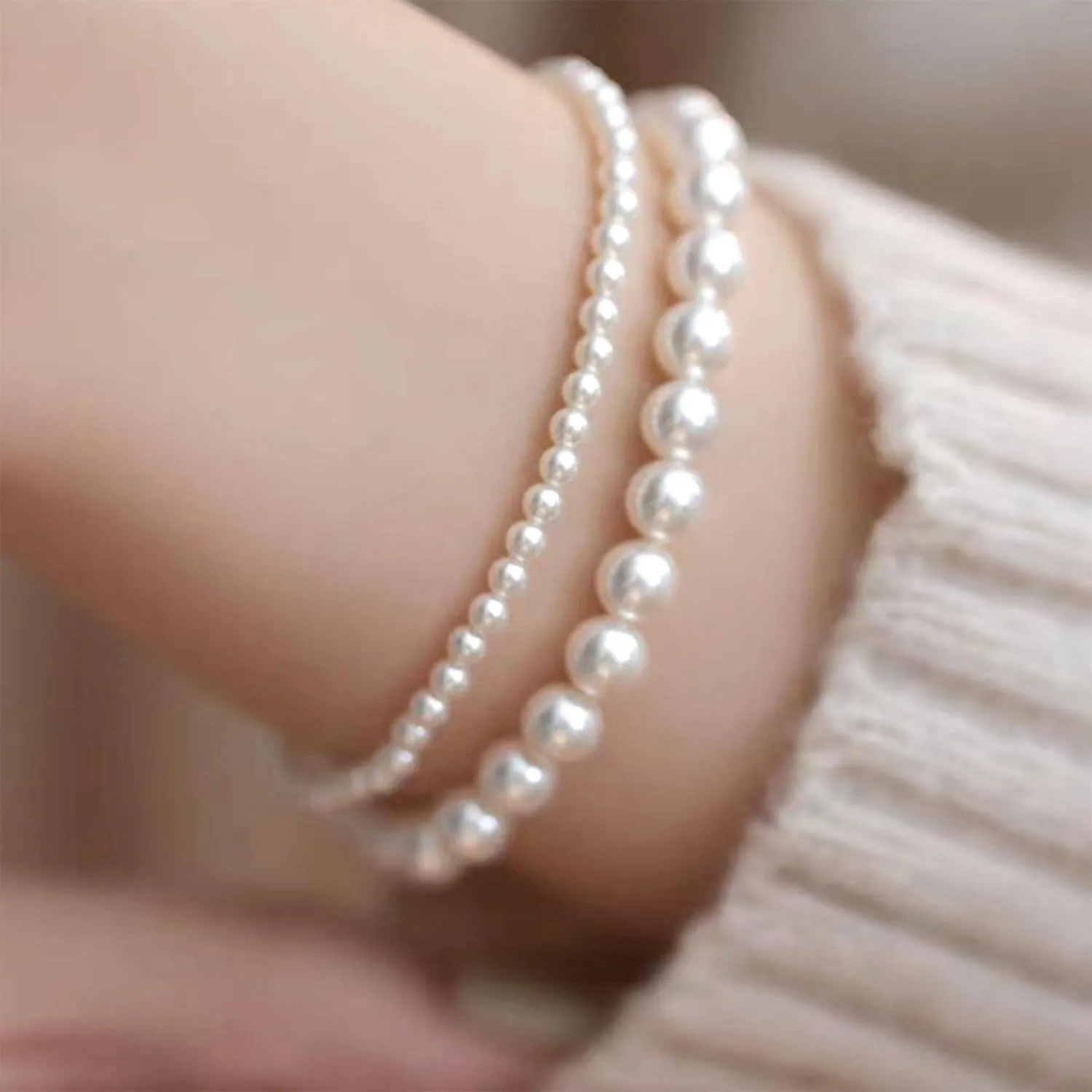 Pearl Bracelet Pearl Bracelets for Women Dainty Gold Charm Bracelet Pearl Hand Chain Bracelet Wedding Jewelry for Brides Bridesmaid Gifts