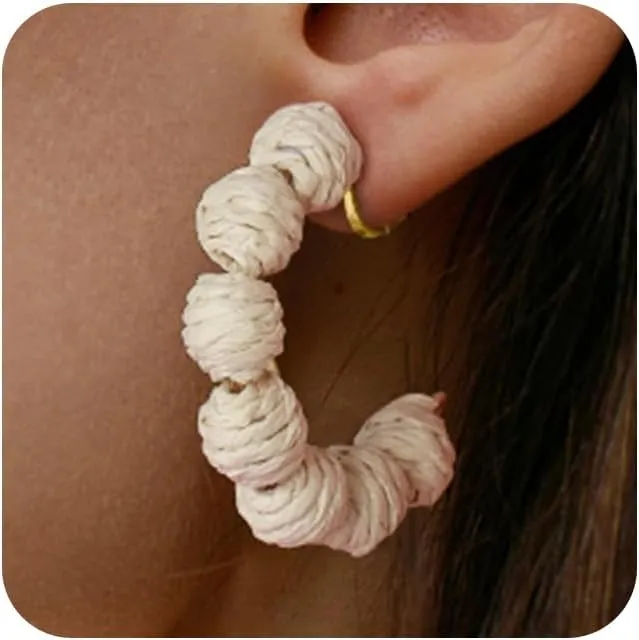 Raffia Hoop Cilp on Earrings for Women Boho Colorful Rainbow Beaded Cilp on Earrings Bohemian Statement Rattan Cilp on Earrings Jewelry for Summer