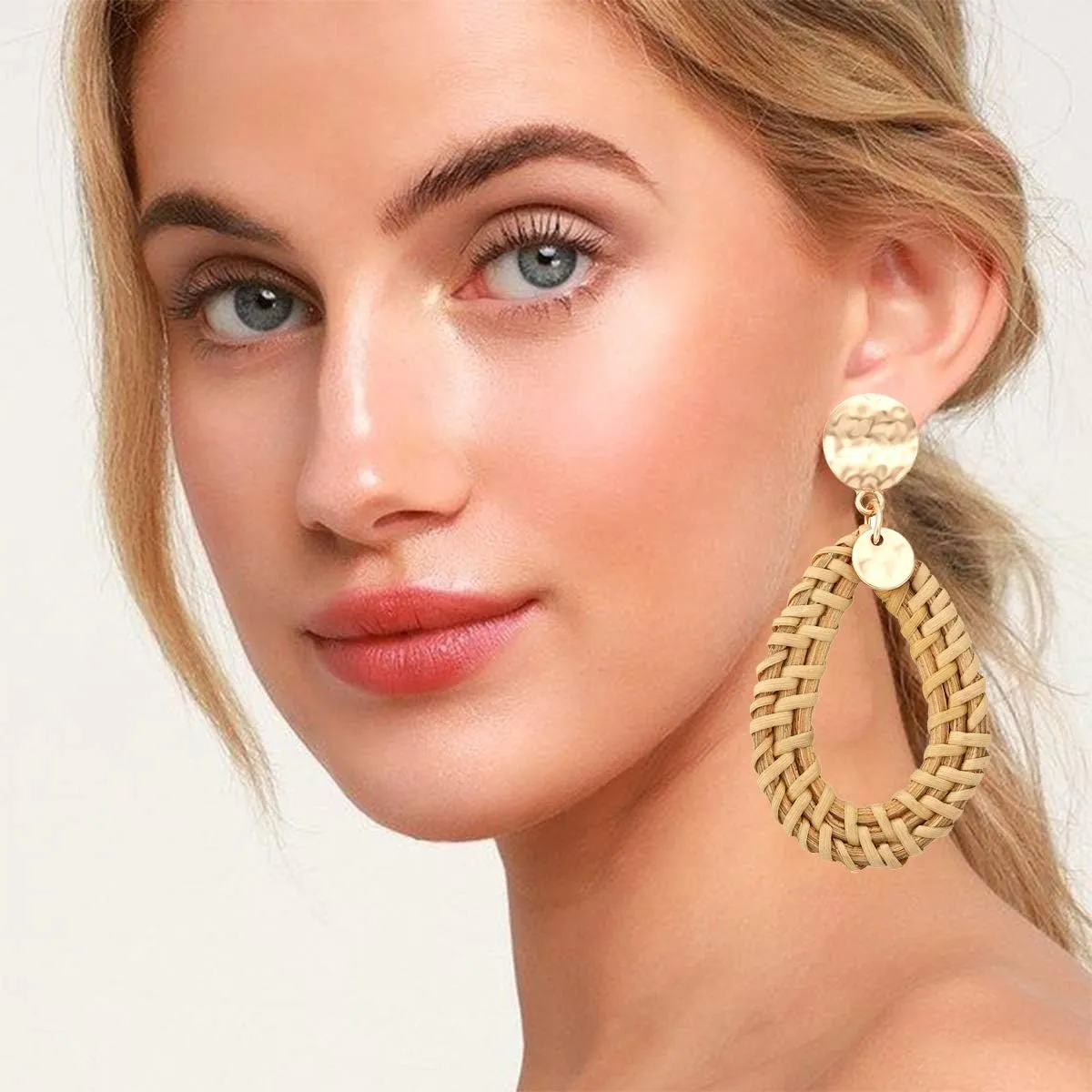Rattan Hoop Earrings Woven Handmade Straw Circle Drop Earrings Hammered Disc Stud Wicker Bohemian Lightweight Earrings for Women