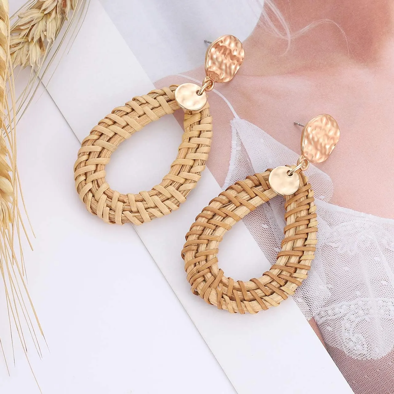 Rattan Hoop Earrings Woven Handmade Straw Circle Drop Earrings Hammered Disc Stud Wicker Bohemian Lightweight Earrings for Women