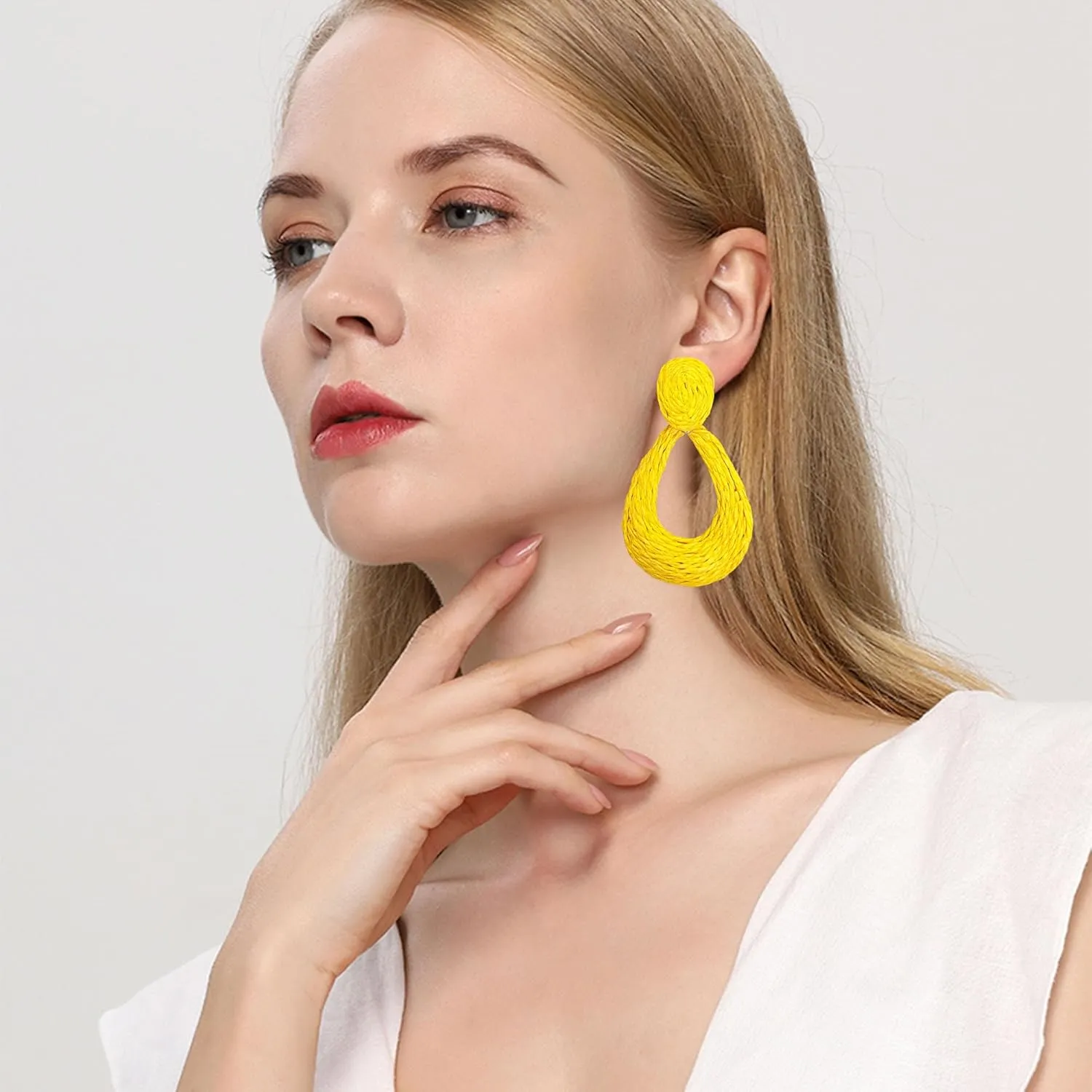 Teardrop Handmade Statement Raffia Earrings Cute Boho Rattan Dangle Earrings Lightweight Straw Wrap Summer Drop Dangling Earrings for Women