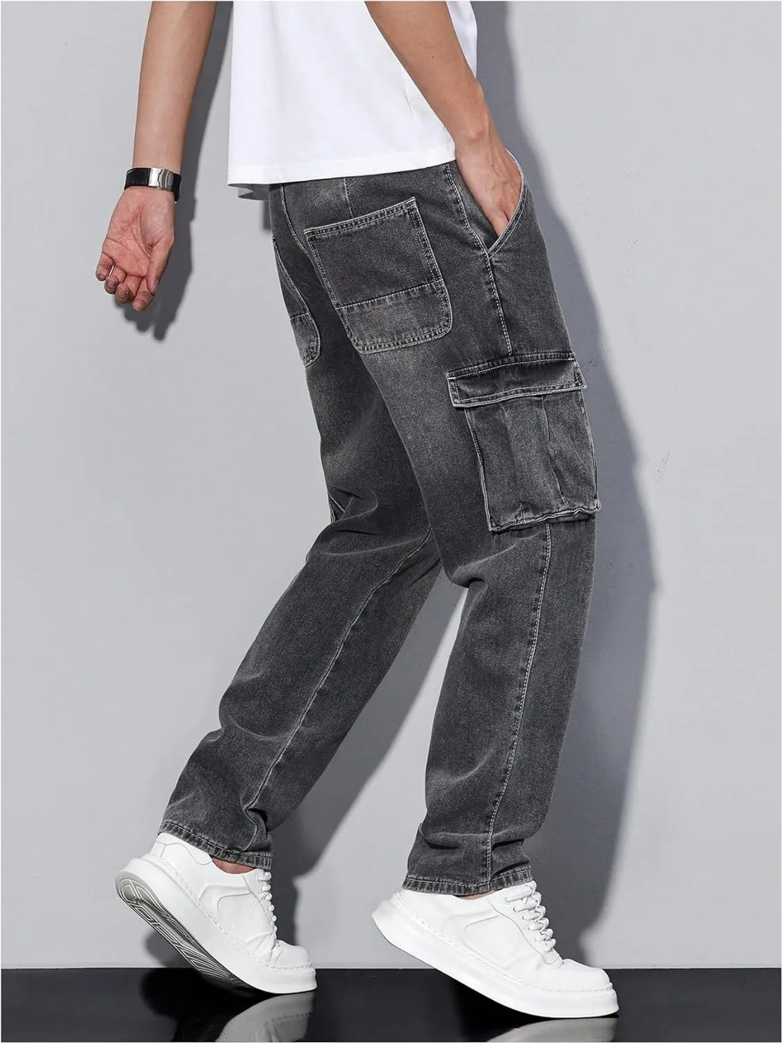 Verdusa Men's Cargo Jeans Relaxed Outfits Straight Leg Denim Pants Vintage Jeans with Pockets