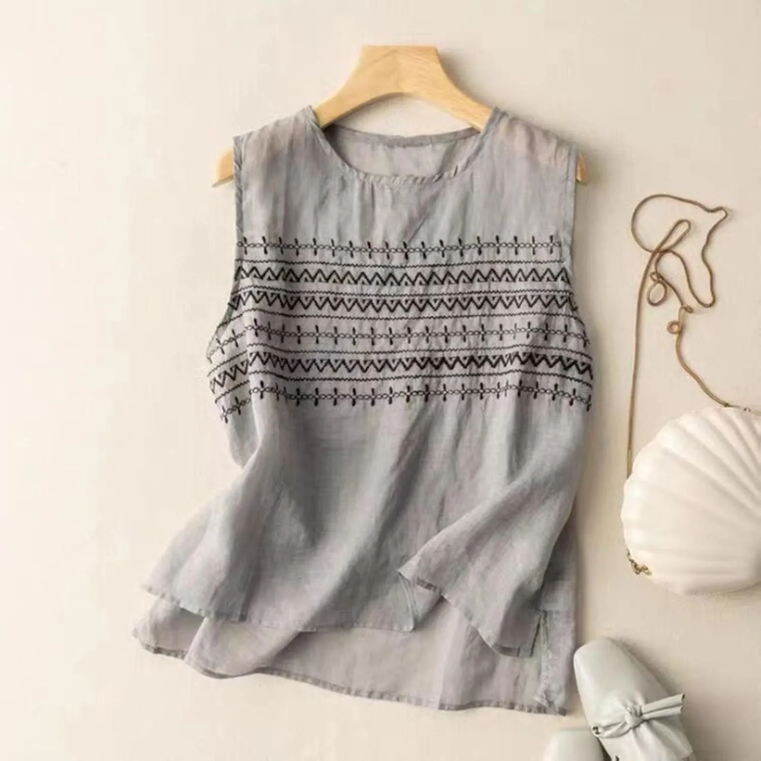 Women Cotton Linen Sleeveless Tank Tops Round Neck Gauze Shirt Casual Solid Color Loose Fit Comfy T-Shirt Blouse Vest