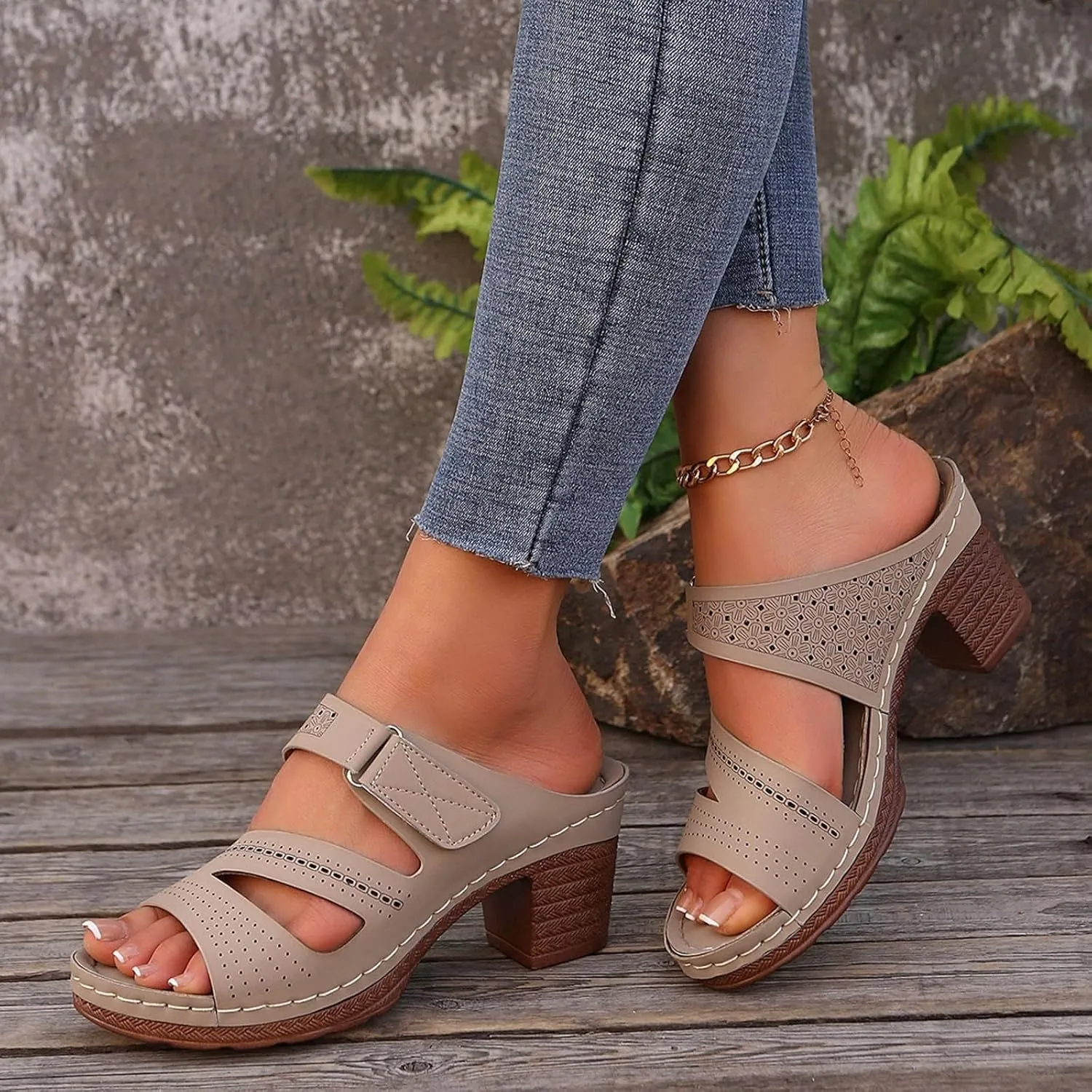 Womens Open Toe Sandals Summer Casual Non Slip Slippers Orthopedic Chunky Low Heels Open Toe Casual Summer Dressy Walking Beach Slippers Hollow Out Shoes